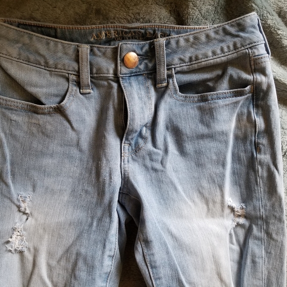 American Eagle Light Ripped Denim Jean's - Picture 3 of 5